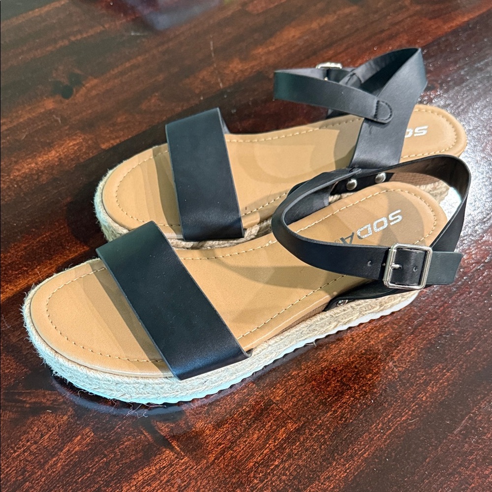 BRAND NEW— never worn! Soda Black Strappy Sandals with Hemp & White Sole
